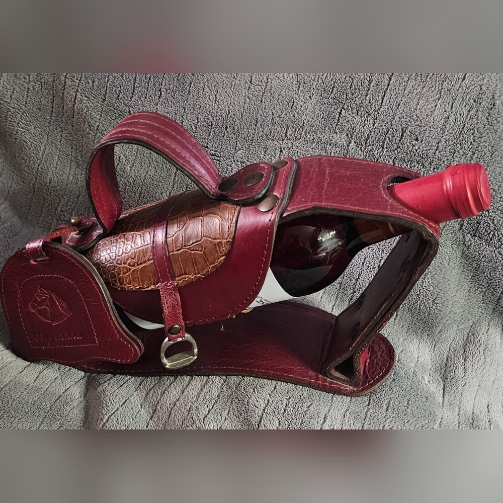 VINTAGE HANDMADE  LEATHER WINE HOLDER CARRIER TOTE MADE IN ARGENTINA